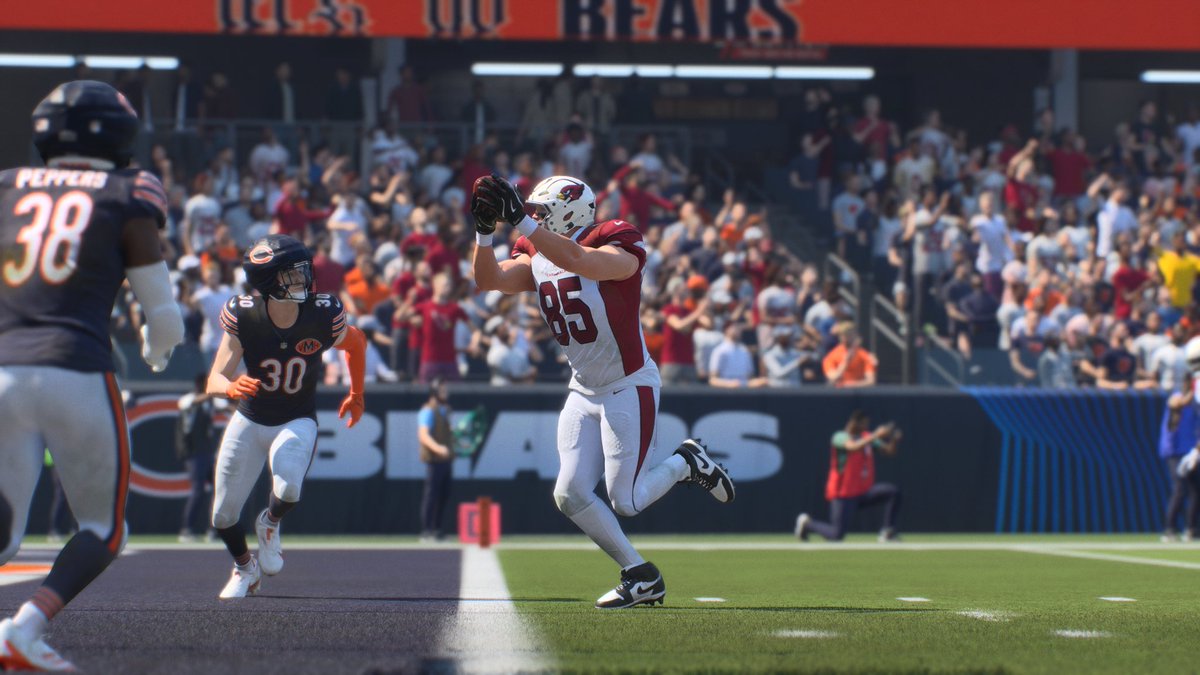 RZ_Spittah's tweet photo. The lone Cardinals' touchdown came from their star TE Trey McBride, giving ARI an early lead that they never squandered. 

A seam route off of a beautiful play-action pass late in the 1st quarter, McBride hauled in his team-leading 9th TD of the year. https://t.co/4N3Oc3TcqP