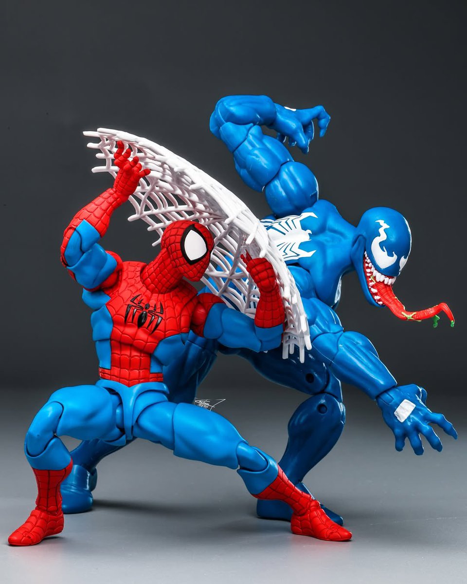 MarvelLegendsHQ's tweet photo. The NEW Gamerverse Spider-Man SHF with Venom!

📸: @mrleeee (IG)

#Marvel #Capcom https://t.co/4exYlY6Wqz