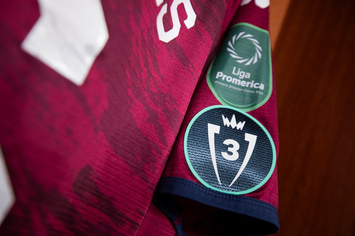 Dale like y republica solo si tu equipo tiene 3 o más LIGAS DE CAMPEONES DE LA CONCACAF 💜

#QueLindoSerMorado 
#GrandeSoloUno