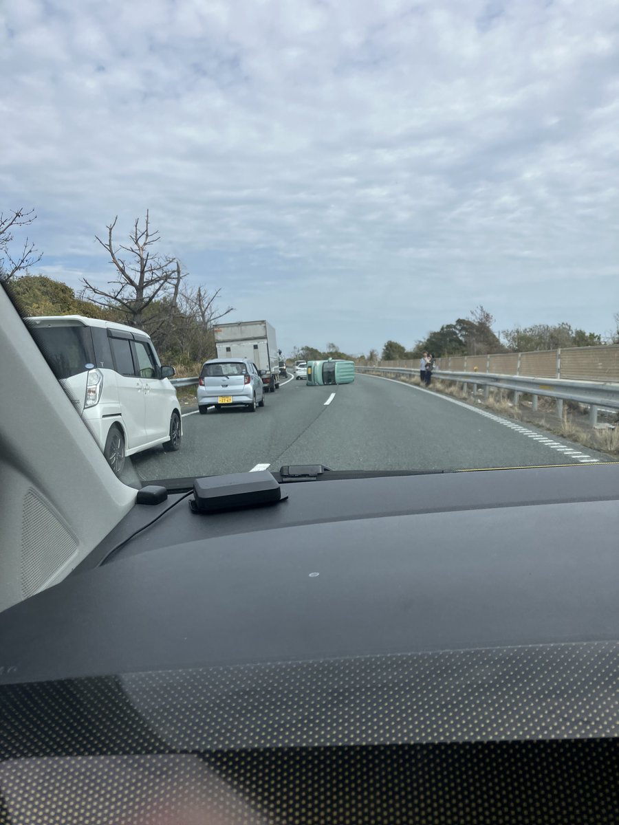 めーでん tweet media