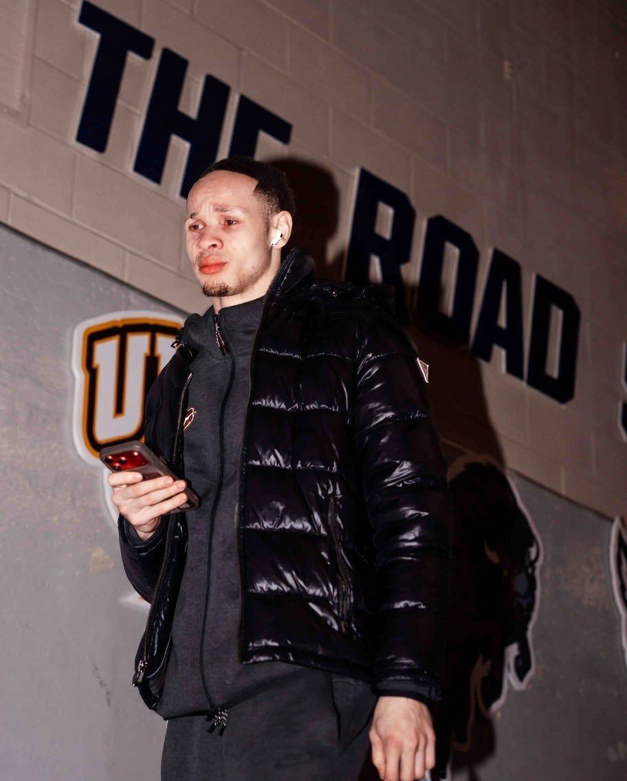 Brian Angles tweet media