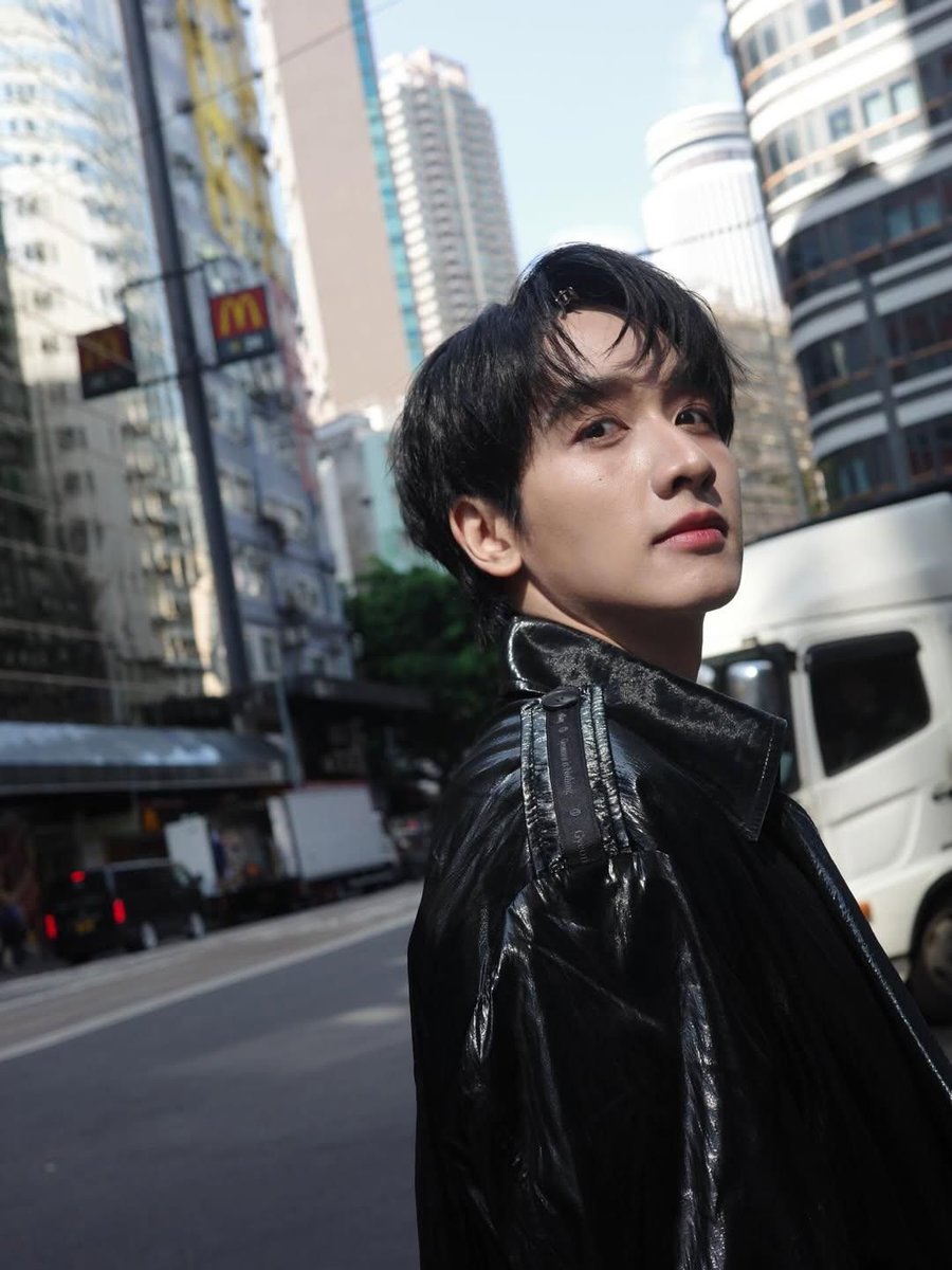 Ttoey_happiness's tweet photo. สิ่งที่รู้สึกได้ชัดมากคือpresenceของพีคเวลาออนสเตจมันมาเต็มมาก 

PEAK THE DEVILS KISS 
#KTPxTBLCinHongKong https://t.co/RkVBX5Kc8k
