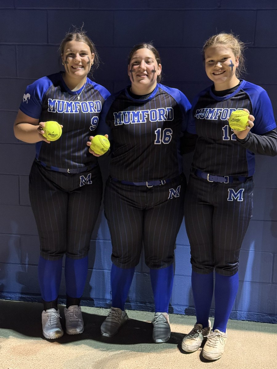 Emma Loehr | 2027 P/1B tweet media