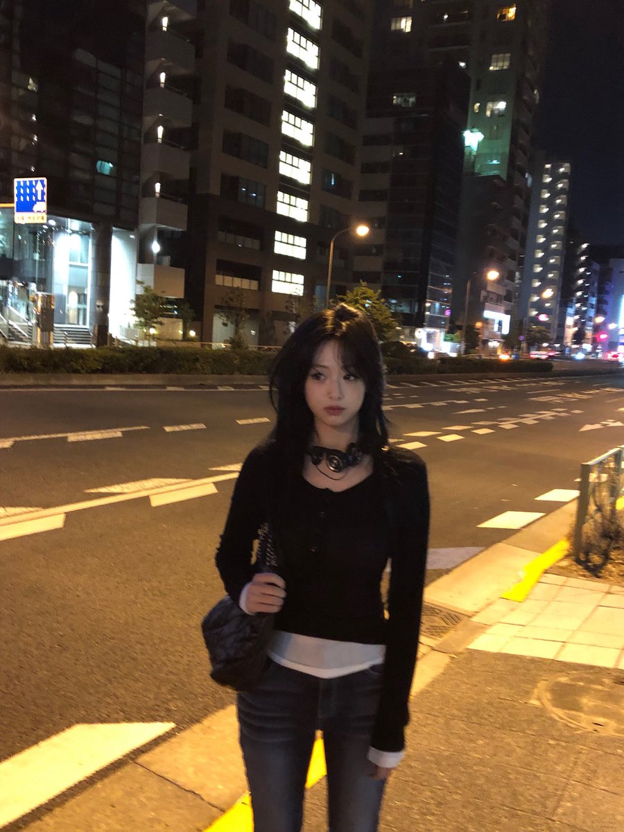 picbaemon's tweet photo. AHYEON WEVERSE UPDATE https://t.co/32l5998ckW