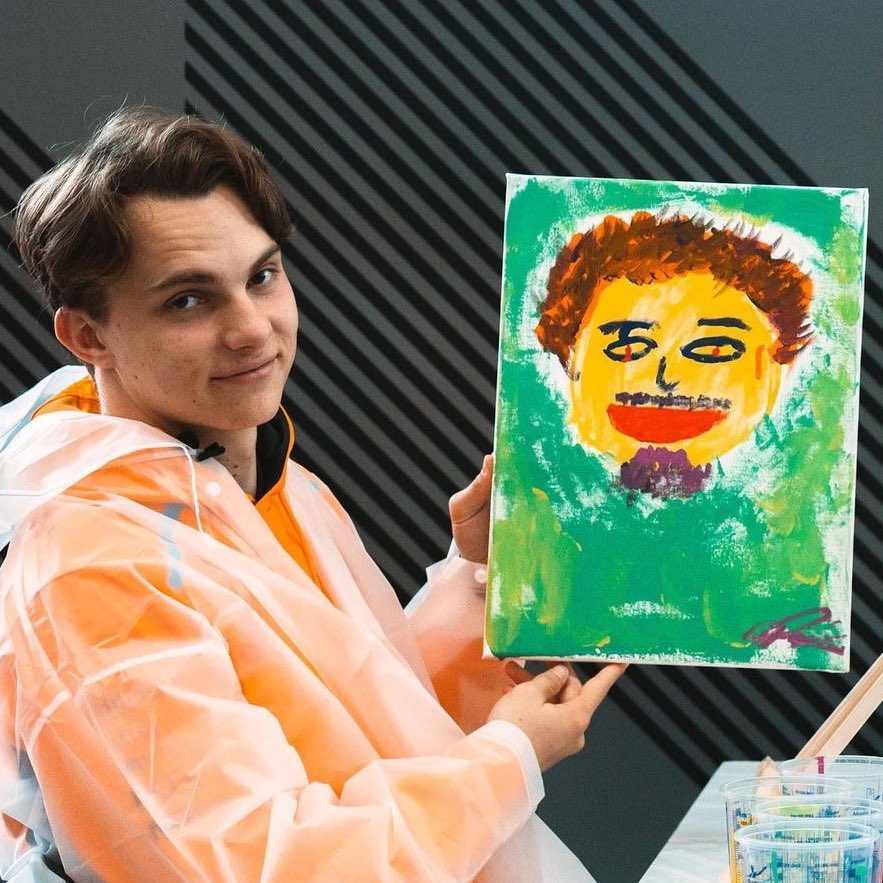 eli イーライ ⋆⭒˚.⋆ in aus! tweet media