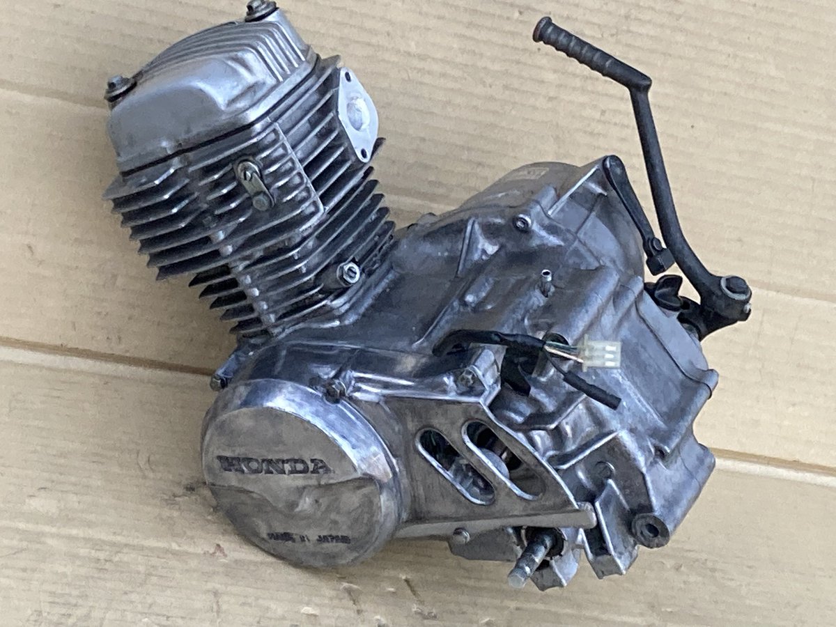 junkbox178's tweet image. エイプ50（キャブ車）のエンジンが入荷しました❗️
デイトナ80ccボアアップと武川オイルポンプが組まれてます✨

#AC16 #エイプ #ape #実動エンジン #80ccボアアップ #ボアアップ #ホンダ #中古パーツ販売 #バイクパーツのジャンクボックス