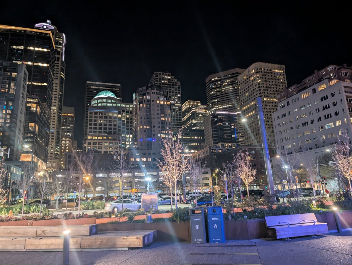 tephrasfurry's tweet photo. Was all so beautiful on my last day in my hometown, leaving behind 10+ years of memories and so many bad people...Seattle was beautiful as always but I'm glad to move forward and really spread my wings in life now. Just remember to always keep improving and moving forward https://t.co/cc65PSI98U