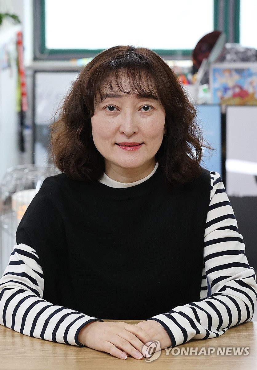 해당 영화를 수입배급하는 영화사 찬란은 이지혜 대표의 1인 기업으로 무슨 영화를 수입하고 배급할지 기획하고 추진하는 건 이지혜 대표가 혼자서 다 하고 계십니다...소지섭은 어디까지나 투자자고 실무자는 이지혜 대표인데 늘 소지섭만 찬양받고 있는 게 안타까워서 올려봅니다.