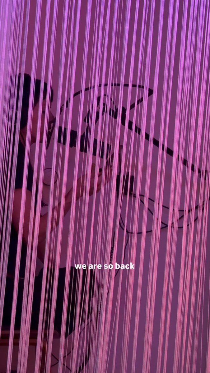 the marías live tweet media