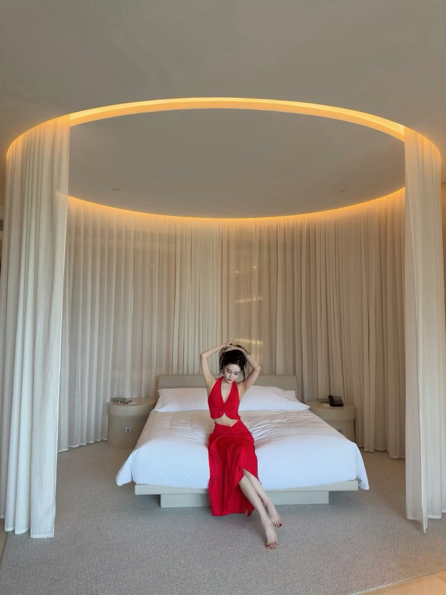 Yvoneraa's tweet photo. #美女 #女神 #空姐 #反差 #反差婊 #反差感 #女神婊 三亚艾迪逊 https://t.co/dDvfNqMSW8
