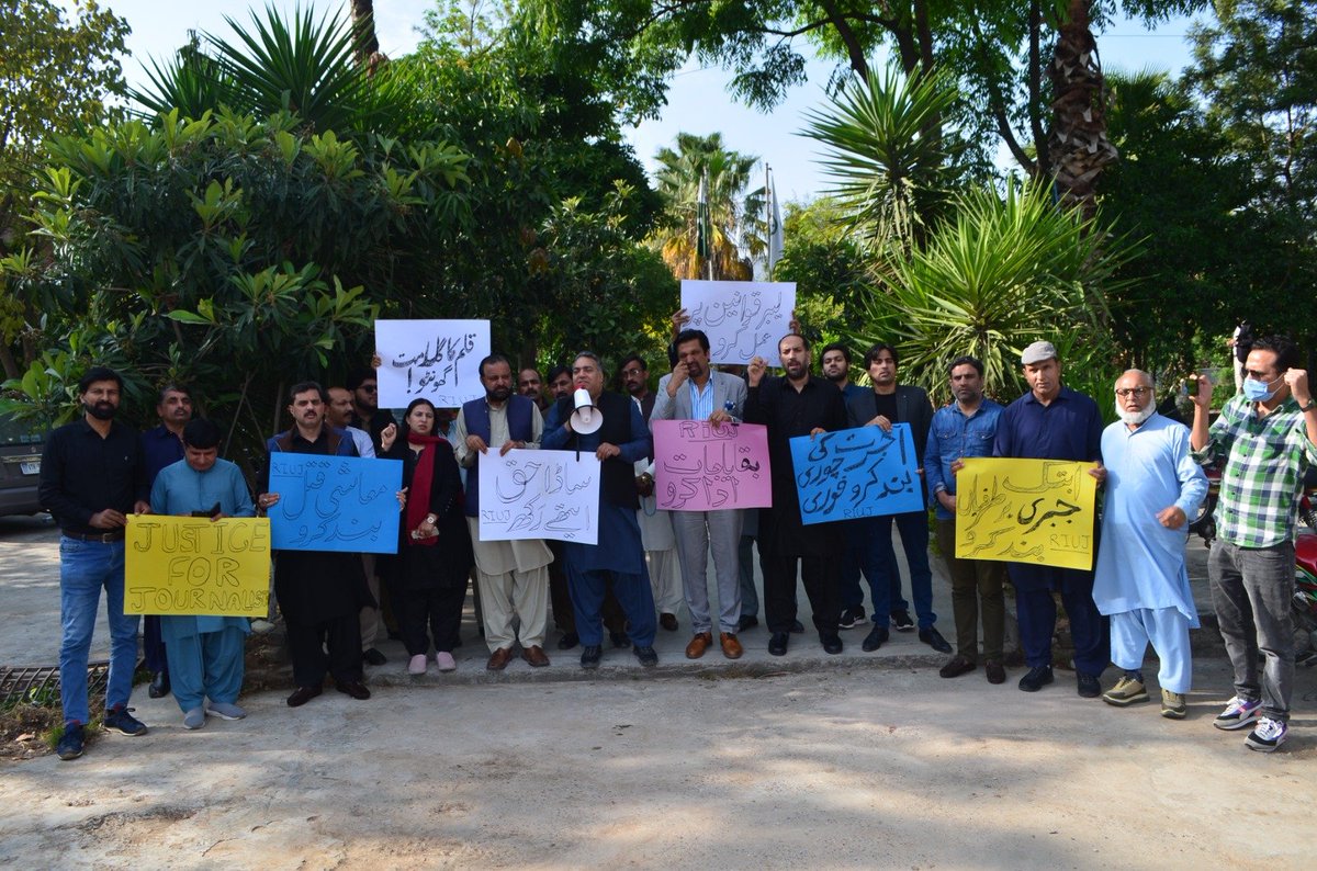 JOURNALISTS PANEL tweet media