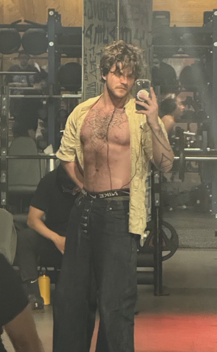 death_drivee tweet media