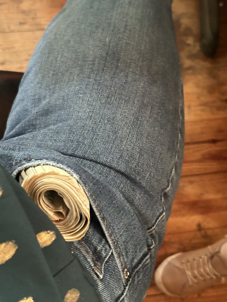 unicyclecaver's tweet image. Such a fun St. Patrick’s Day evening with the Divas—I’m one lucky woman! Even when “bad” things happen, it alway$ play$ out for the be$t—(And it’s not ever about the money, it about the time). Time is the ultimate luxury.

Every single time…🧑🏼‍🎤 👩‍🎤 👨‍🎤 🍀 #nofear #nodoubt