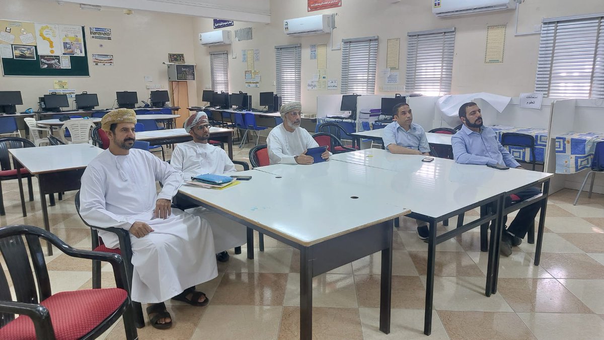 مدرسة صالح بن المتوكل tweet media