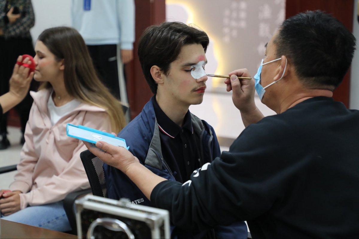 cherry43516667's tweet image. Zhanhua Yugu Opera is a national intangible cultural heritage from Binzhou, Shandong. ✨With a history of nearly 300 years dating back to the Qing Dynasty, it integrates ballad-singing, fishermen’s chants, folk dance and martial arts🌟.#TraditionalCulture #OPera