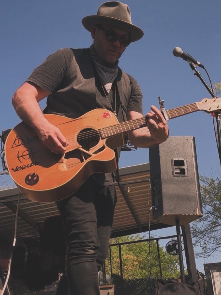 tynedarling's tweet photo. Here’s a photo Kat took on Saturday in Austin, TX, which makes it seem as though I know more than the two-and-a-half chords I actually know. Come see if I remember the extra ones on Friday, 3/20, at X-Ray Arcade (Cudahy, WI) in support of Cory Branan. Doors at 7, music at 8. https://t.co/jYmNAphlaK