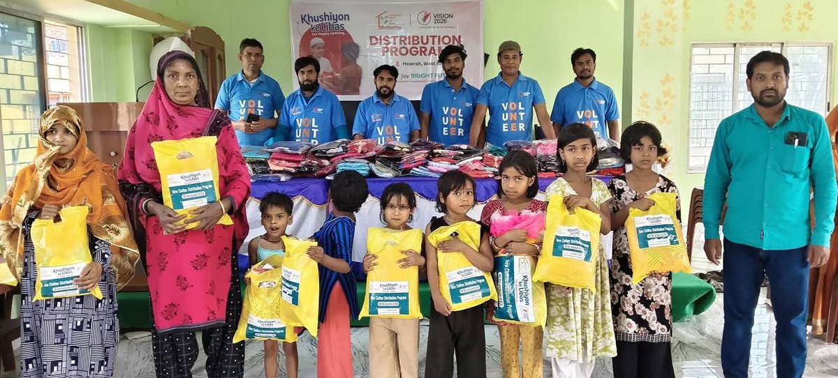 #Khushiyon_Ke_Libas – Spreading Eid Happiness
Society for Bright Future (SBF) organized a clothes distribution drive in #Howrah, West Bengal, supporting 50+ underprivileged families with new clothes so they can celebrate Eid with dignity and joy.
