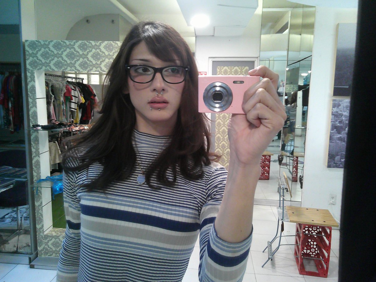 aerith isabella tweet media