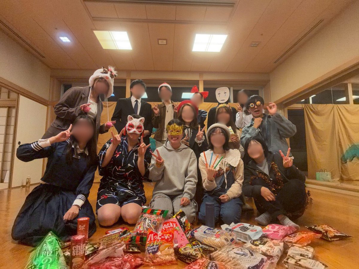 【練習日】毎週水、土曜日
【年会費】一万円（その他合宿代や舞台は除く、付き袴は会のものをお貸しします）
【部員数】
新2年生　7人
新3年生　3人

【所属学部】
文学部　法学部
経営学部　人間環境学部

初心者大歓迎！
質問等は、ぜひdmを送って下さい
2〜4年生の方も募集中です！
#春から法政