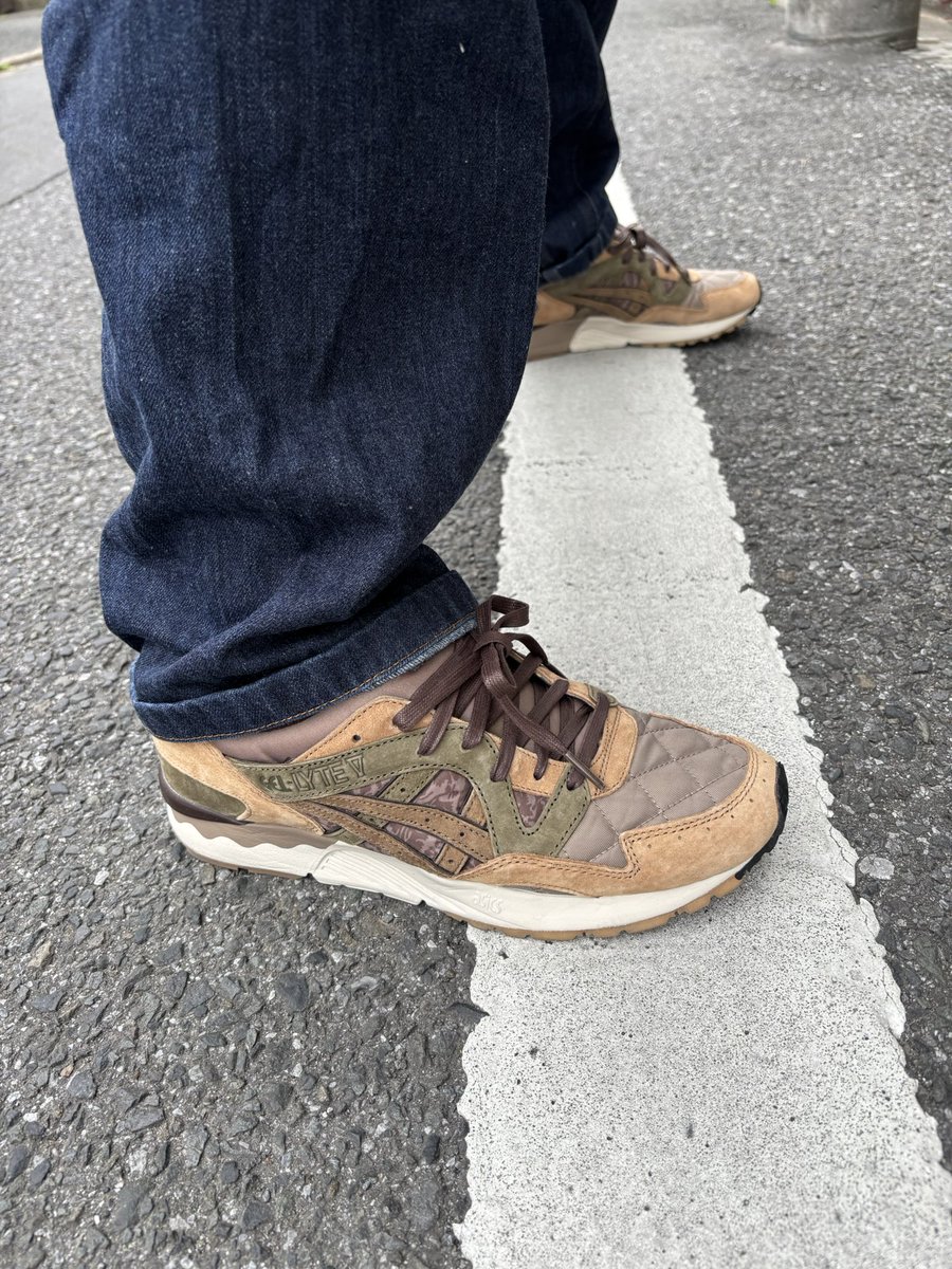 eiji_ihara's tweet photo. 今日のASICSTIGER × SBTG x KICKS LAB.
GEL-LYTE Ⅴ “PHYS ED”
#今日のASICSTIGER #asicssportstyle #asicstiger #gellyte5 #gellyte5沼 https://t.co/X1KKAcPWx8