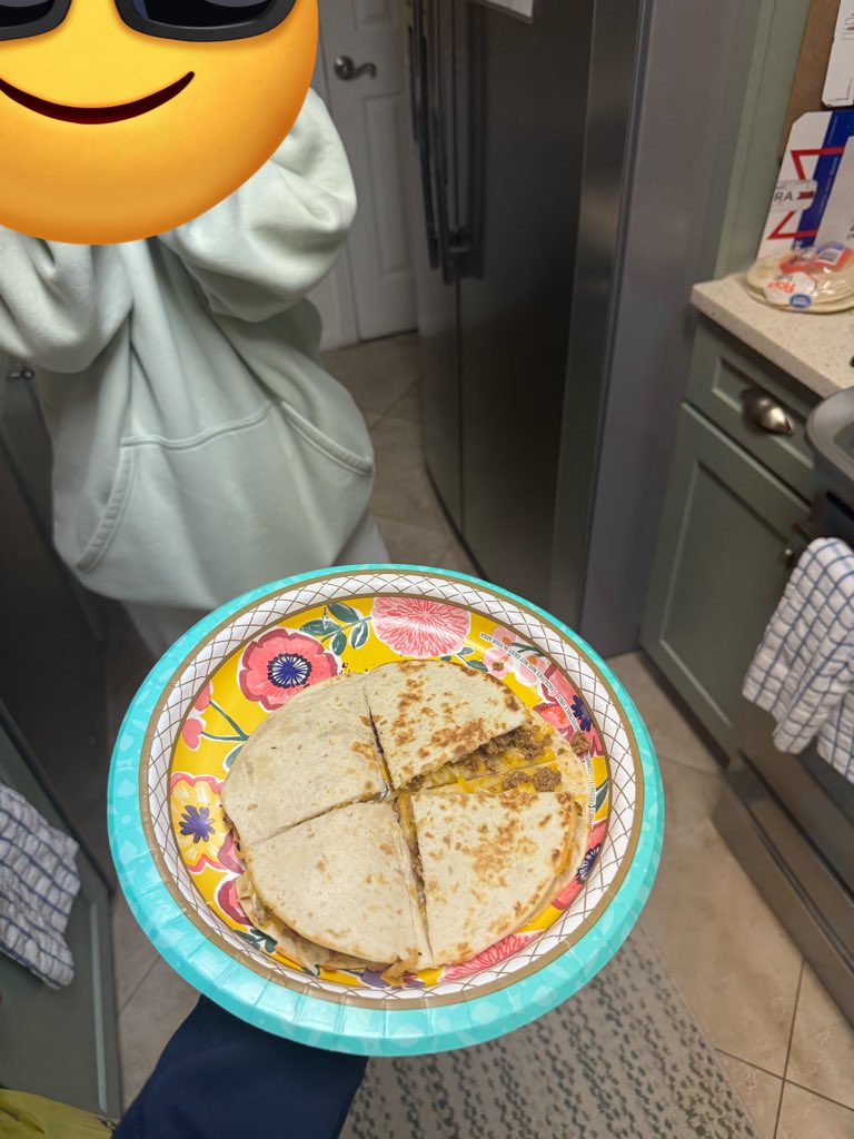 DonnyJenkins67's tweet image. Chick brought me home to make me food. Yeah the ring is on the way. #bag