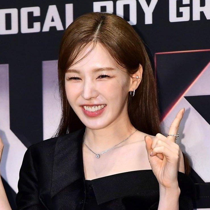 tenasia_'s tweet photo. [#TenChart📋] 

🧐 "Which female singer would make your heart flutter the most if you saw her in person?

🥇 Wendy(Red Velvet)

🥈 Kwon EunBi

🥉  Carmen(Hearts2Hearts)

#Tenasia #FanVote #KPop

🗞️https://t.co/D5siveSig7
🔗https://t.co/CMZOL8PslV https://t.co/Bi145X9dO5