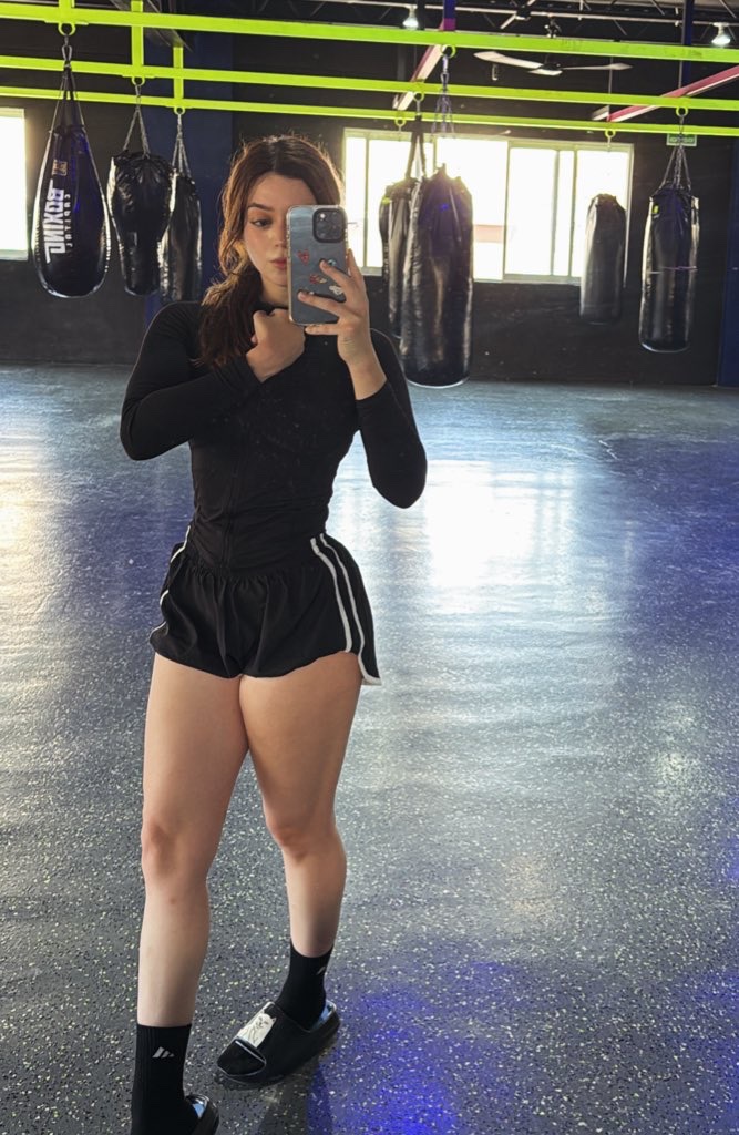 s c e n e tweet media