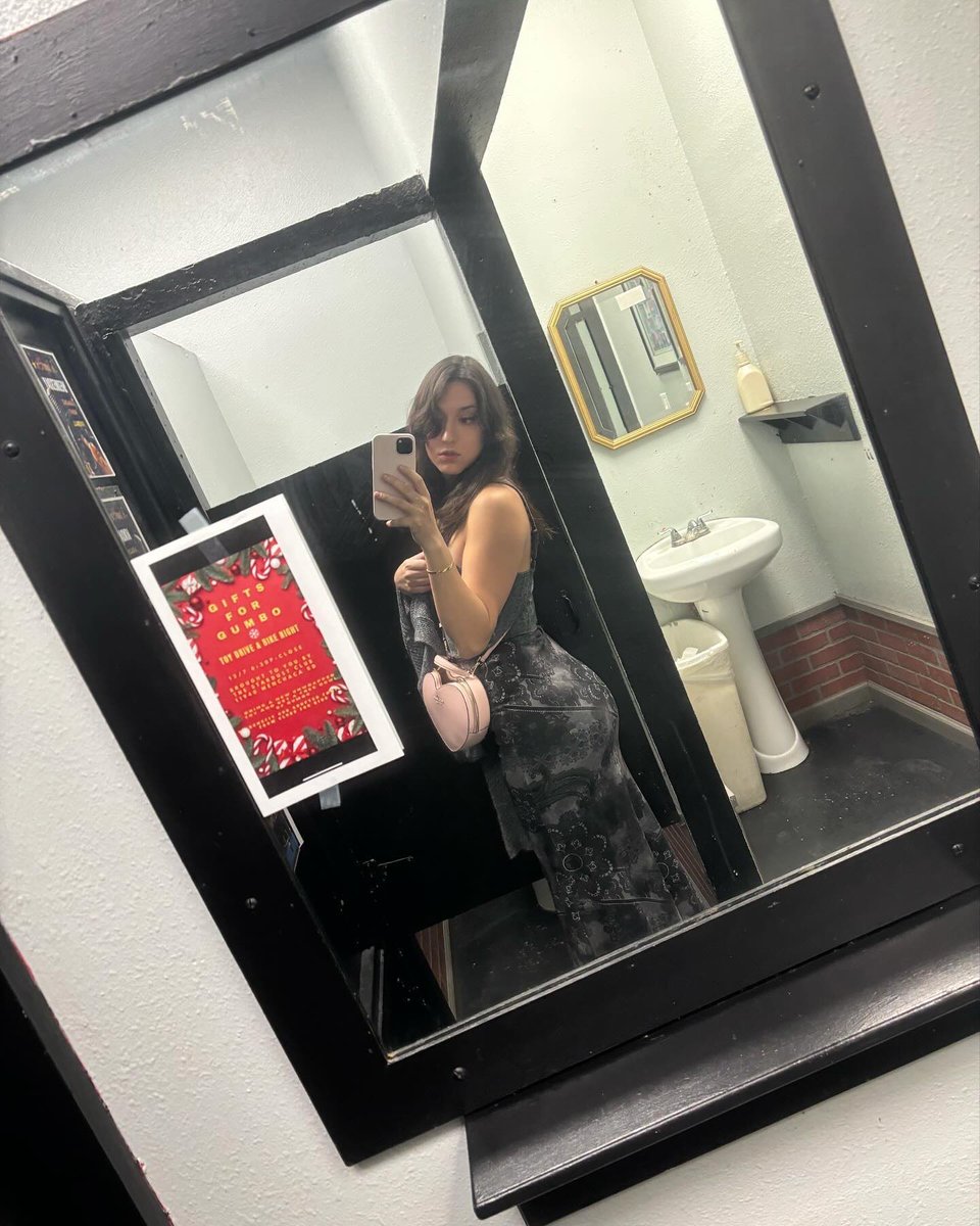 lexis tweet media