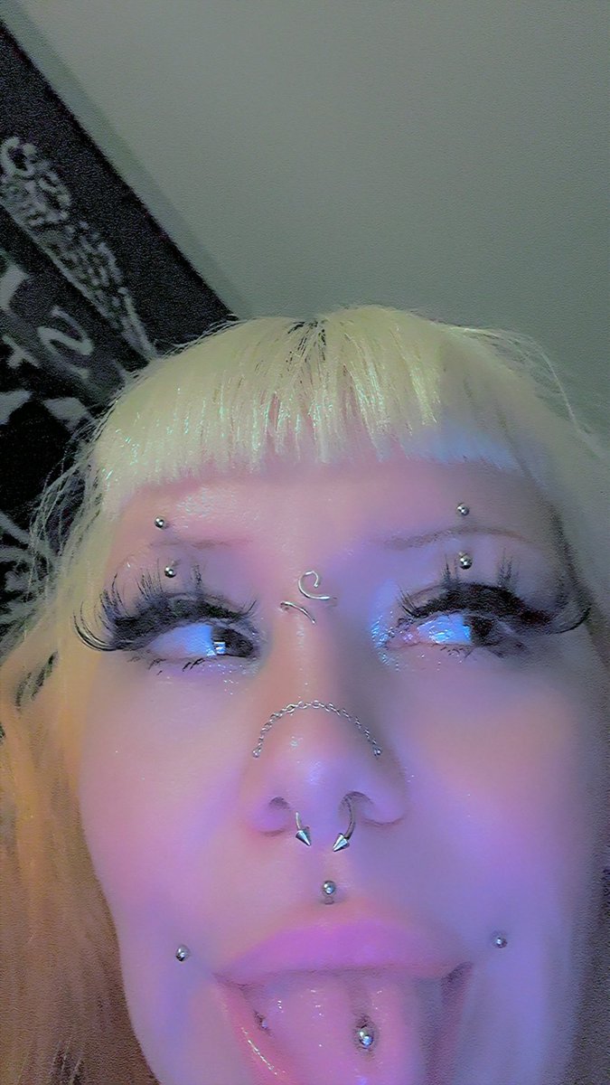 𝕧4𝕞p tweet media