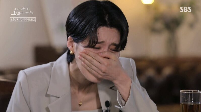 여자가 GL을 좋아한다고 무조건 레즈인게 아니다.
남자가 BL을 좋아한다고 무조건 게이인게 아니다.
여자가 BL을 좋아한다고 거기 끼고싶단 소리가 아니다.
남자가 GL을 좋아한다고 거기 끼고싶단 소리가 아니다.