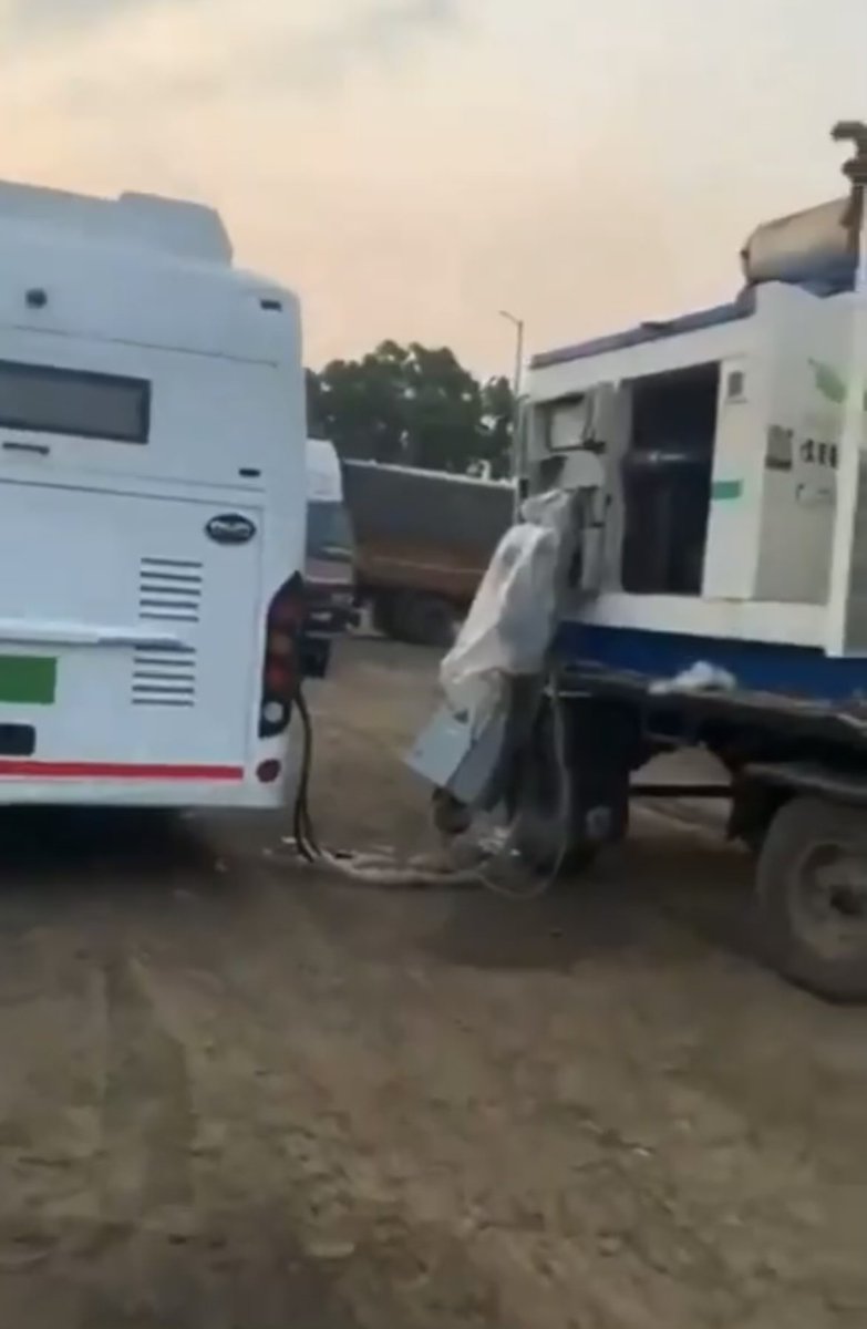 !Joey 🔕 tweet media