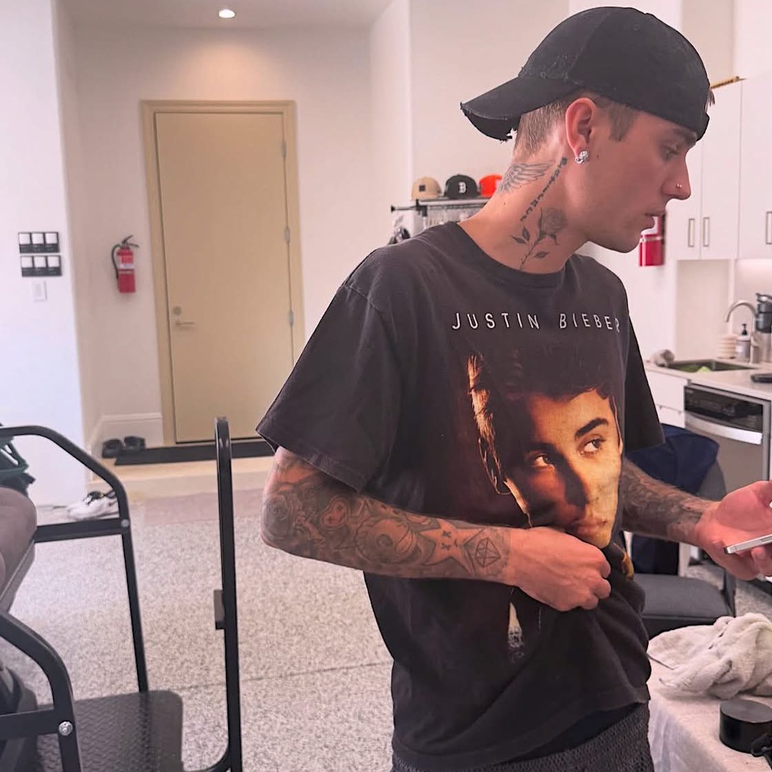 bex ☆ BIEBERCHELLA tweet media