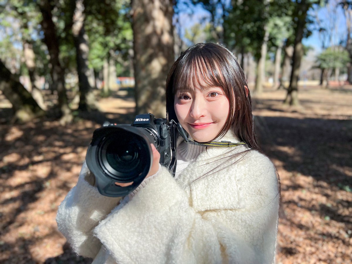 今回のレビュー撮影は、高崎かなみ さんにお願いしました📷晴れてはいるものの、かなり冷え込む日のロケ。そんな環境でもそれを感じさせない表情と佇まいで、最後までしっかりと撮影に向き合ってくれました✨