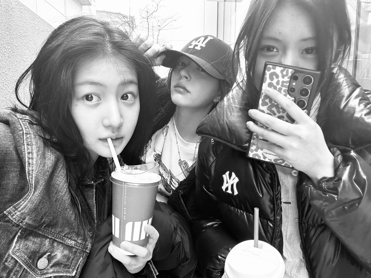 FIFTY FIFTY BASE tweet media