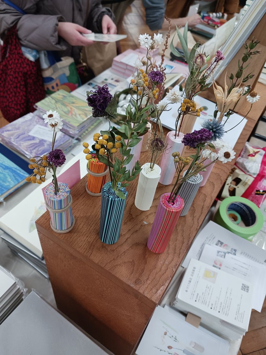 kamitaba_paper's tweet photo. 紙博in東京3日間が終わりました。お越しいただいた皆さま、ありがとうございました。

昨年の8月に京都で3日間、9月に東京で3日間、そして今回3月の3日間会場に美篶堂の店頭スタッフとして選んでいただいたことで、ちょっと見えてきたことがありました。 https://t.co/233rRh3Npq