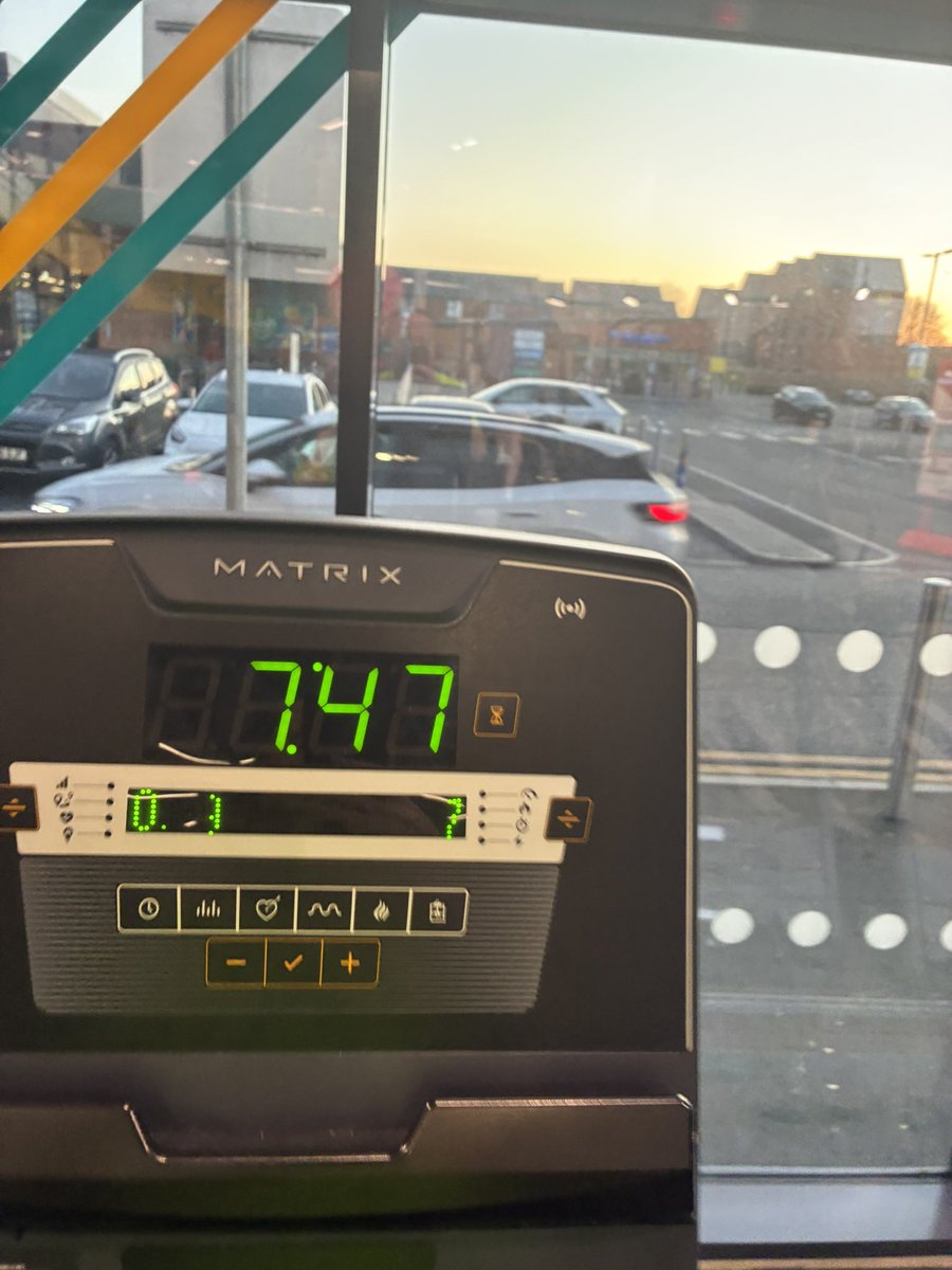 Mr_B_PE_v2 tweet media