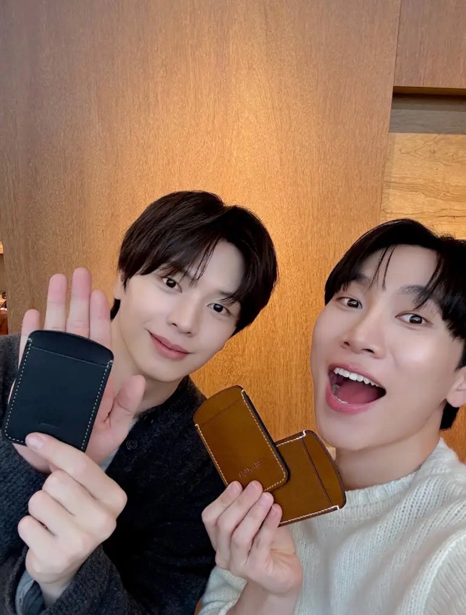 _daisukidamong's tweet photo. 😭 https://t.co/2rkmRoNoqE