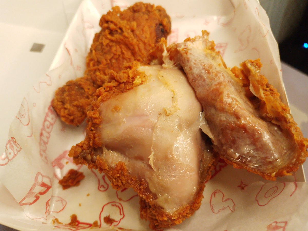 Lagi pengen mam ayam goreng tiba-tiba kepikiran Uno chicken, yaudah dehh gass langsung beli🏃🏻‍♀️🏃🏻‍♀️