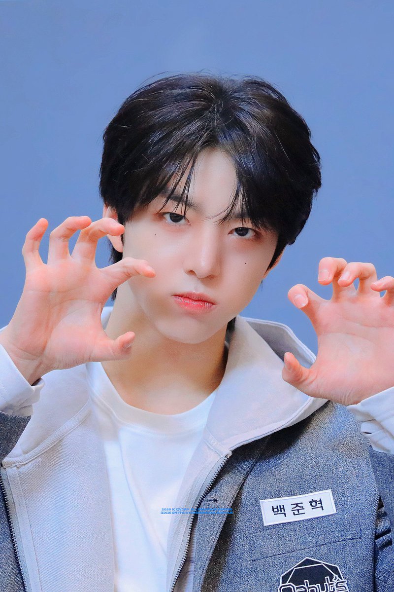 𝗜𝘃𝗼𝗿𝘆 tweet media