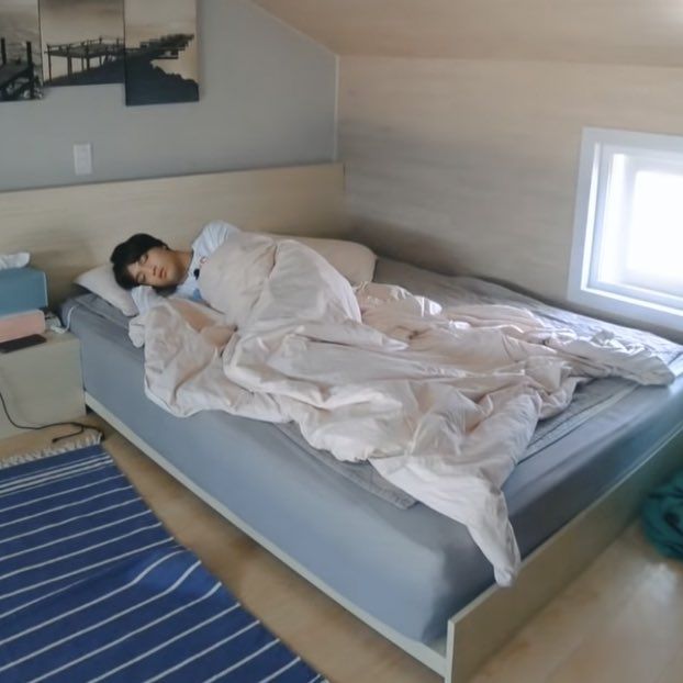 When little aegi haechan is catching zzz's