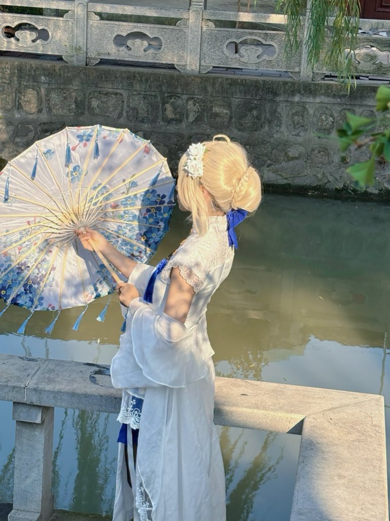 打喷嚏扶墙肾虚男 tweet media