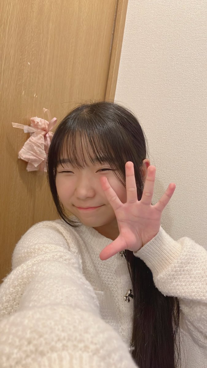 moene_unohana's tweet image. 今週も折り返しだね！あと半分一緒に頑張ろー💪！
#中2 #jc #jc2 #11世代