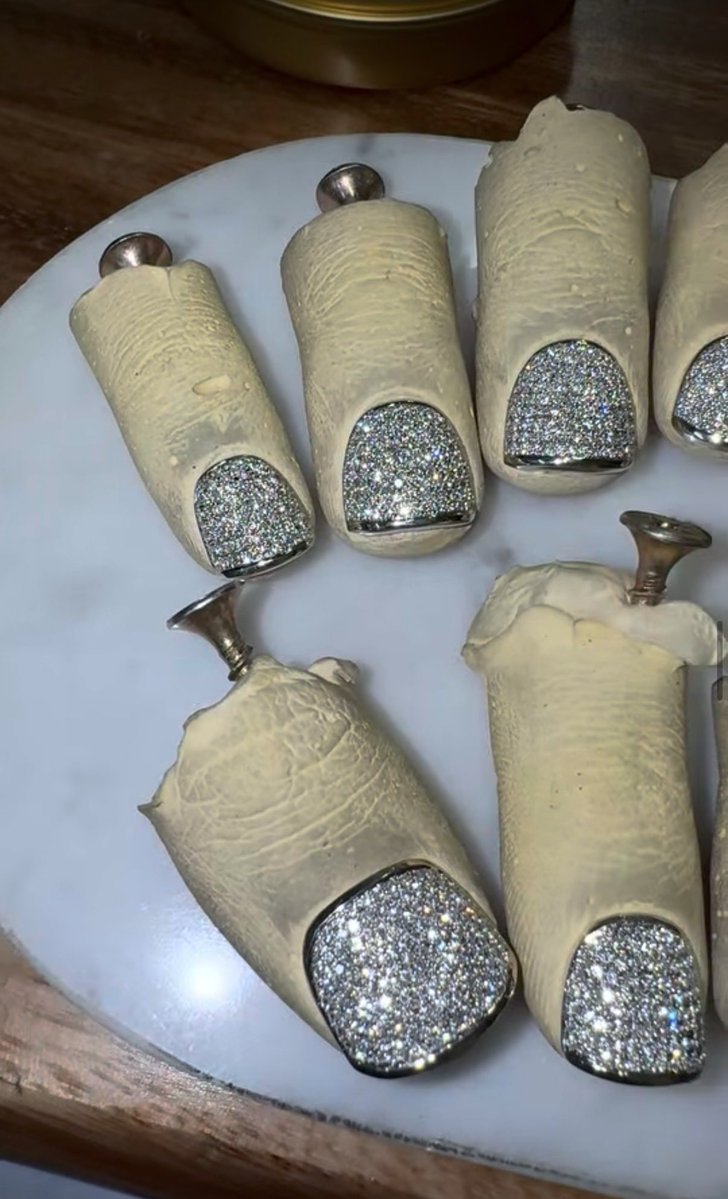 Charlessylvesta tweet media