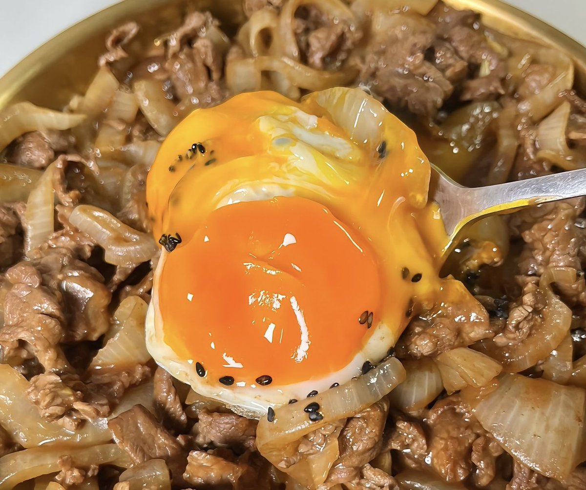 himeropei's tweet photo. 【 挑戰連續ㄧ個月吃洋蔥Flag 】

今天吃牛肉丼飯+洋蔥
雖然很搭但我還是吃得很痛苦 https://t.co/zNOGPHnccC