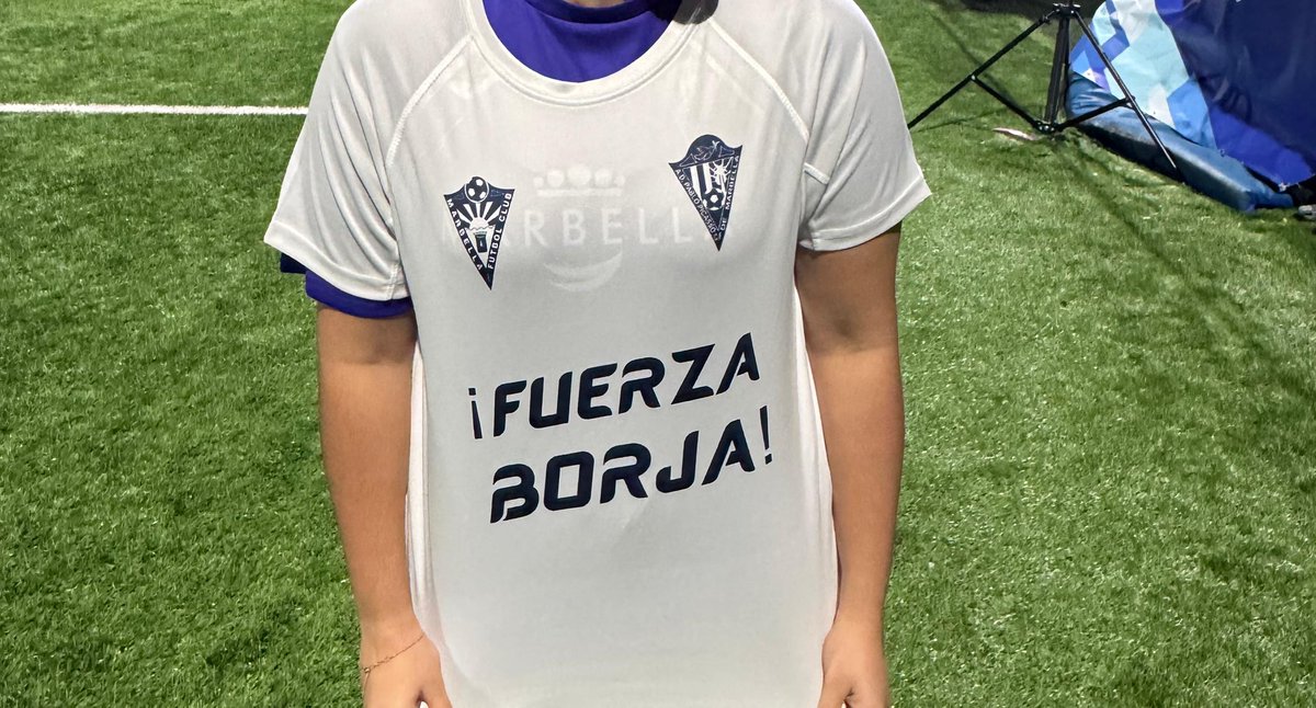 💪🏼 𝗠𝘂𝗰𝗵𝗮 𝗳𝘂𝗲𝗿𝘇𝗮, 𝗕𝗼𝗿𝗷𝗮… todo el Marbella está contigo.
El pasado domingo, nuestro compañero Borja Martín recibió el cariño y el apoyo de toda la plantilla del senior femenino del Marbella FC y del CD Pablo Picasso en el enfrentamiento de la Copa Federación.