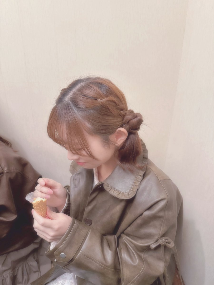 sakuraihi_na's tweet photo. 烏骨鶏ソフトクリームと、みやけ🧸 https://t.co/AhxLpjG202