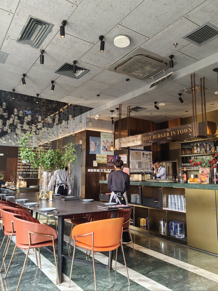 LUCKY33830228's tweet image. "Grab u0026 Go! Crispy fried squid + tangy chili-lime sauce = street food joy  #StreetFoodLovers #QuickBite"