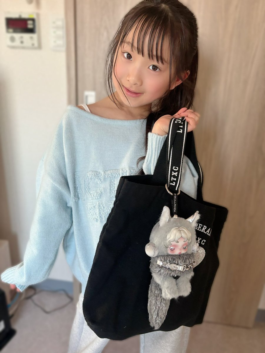 ワンマンまであと2日ワクワク(*∩∀∩*)ﾜｸﾜｸ💖

今からでも間に合うよっ✨
・当日チケットOK
・デジタルで購入できるよ📱😍

ちょっとでも迷ってるなら、会いに来てほしいな🥺🫶
絶対後悔させない日にする…👧🏻💗

▼チケットはこちら🎫
livepocket.jp/e/hh_ab