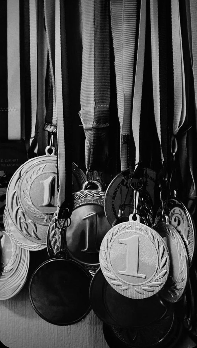 mwarinaur's tweet image. a #lhs au

Life piles on Asher Valen—family, school, expectations—but on the basketball court, he finds clarity. Sometimes, it’s the smallest points that make everything count, and maybe, someone else can help him carry the weight he’s been hiding.