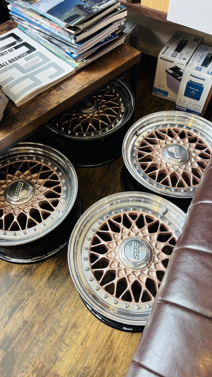 車体25万
ホイール25万
オーディオ5万
の内訳で誰かかってくーださい^_^
詳細過去ポスト